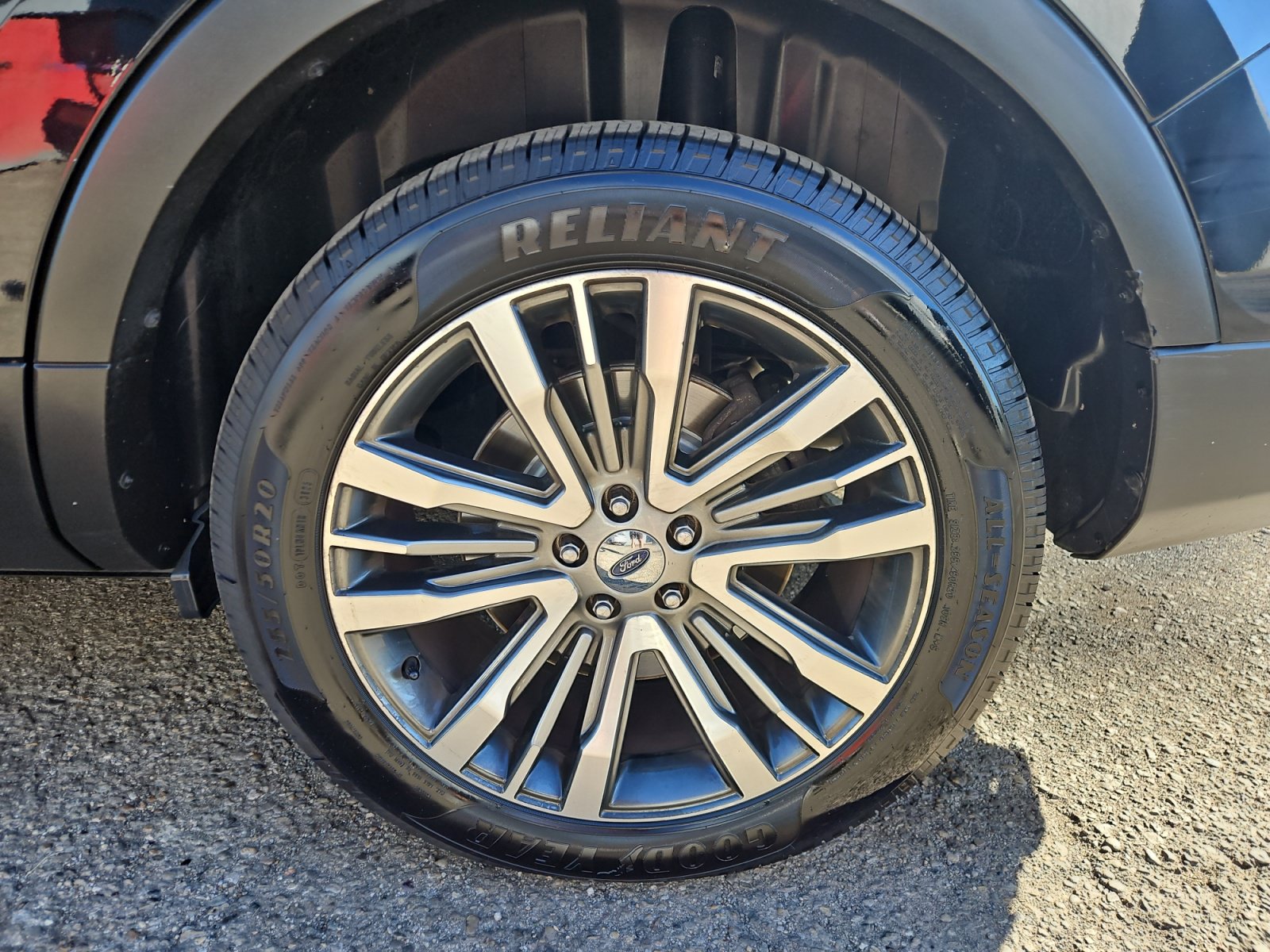 Used 2017 Ford Explorer Platinum AWD/4WD image 16