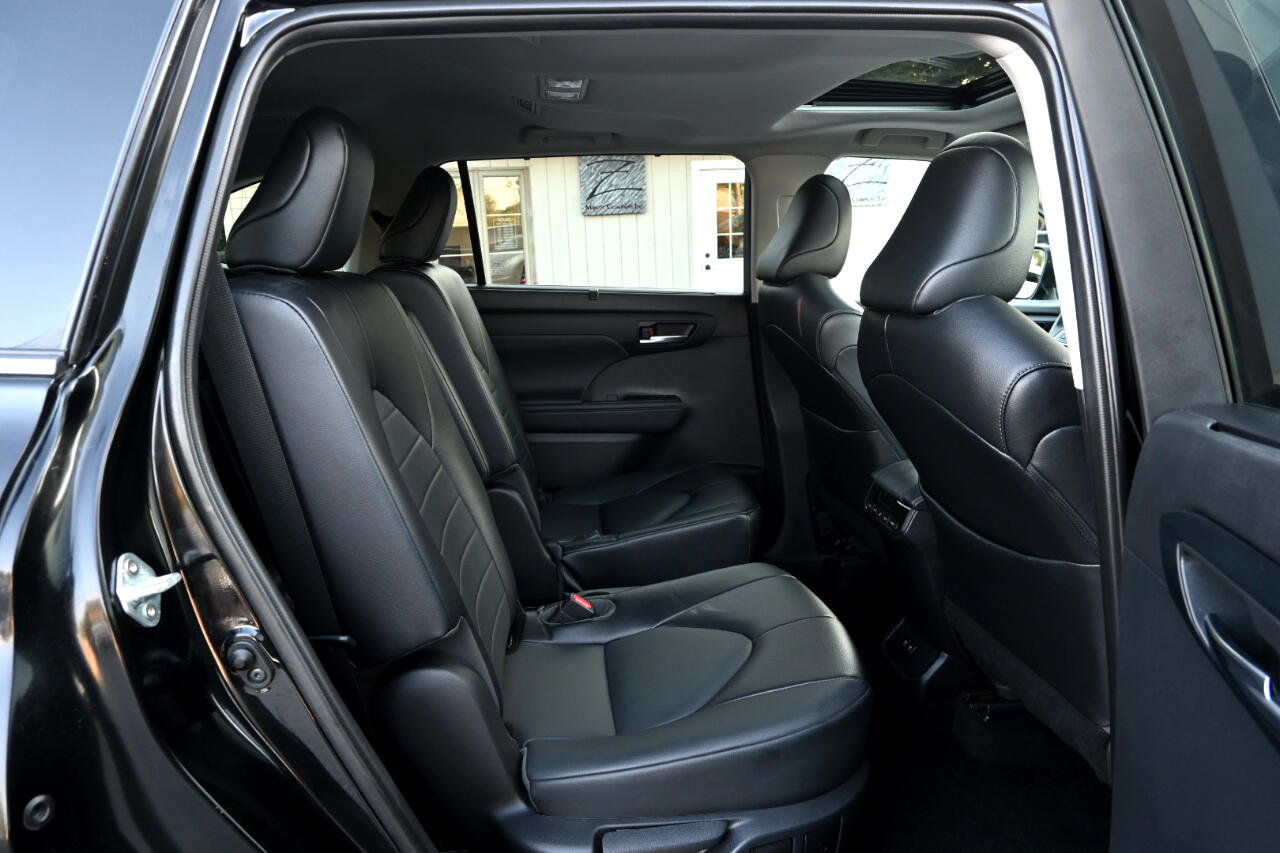 Used 2021 Toyota Highlander XLE image 35