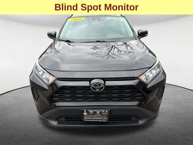 Used 2021 Toyota RAV4 LE image 4
