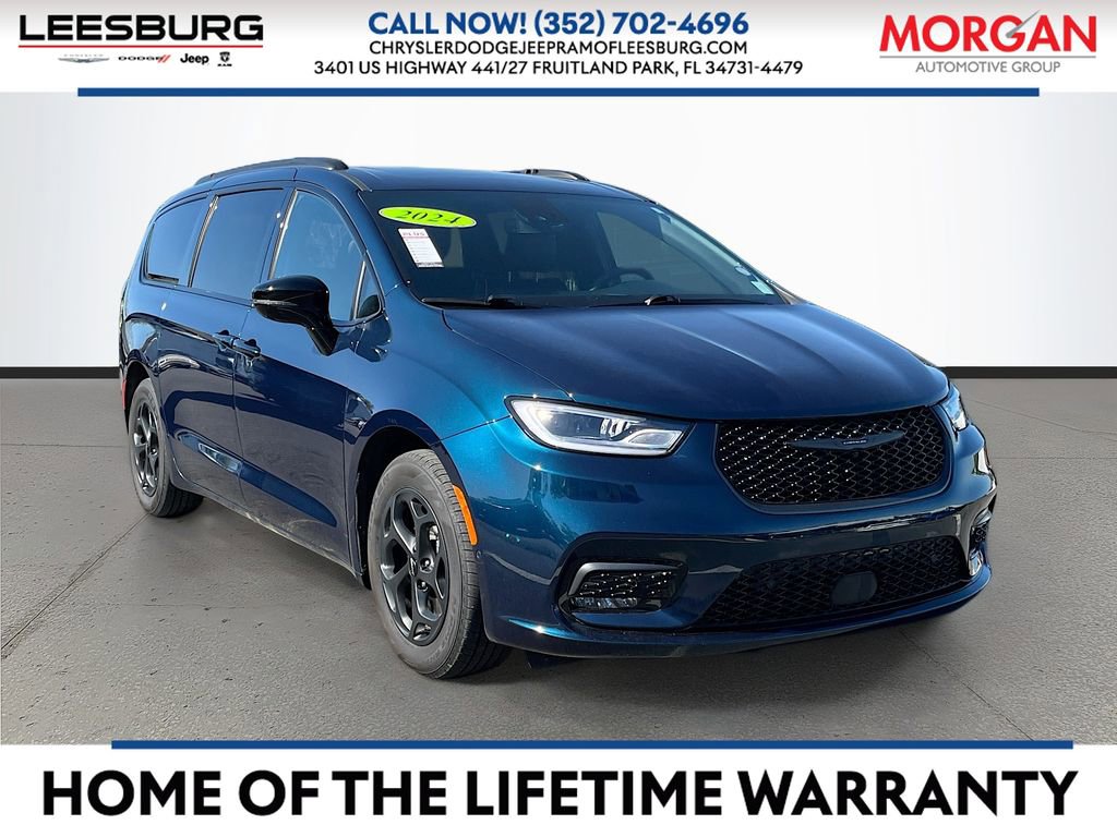 Certified 2024 Chrysler Pacifica Premium
