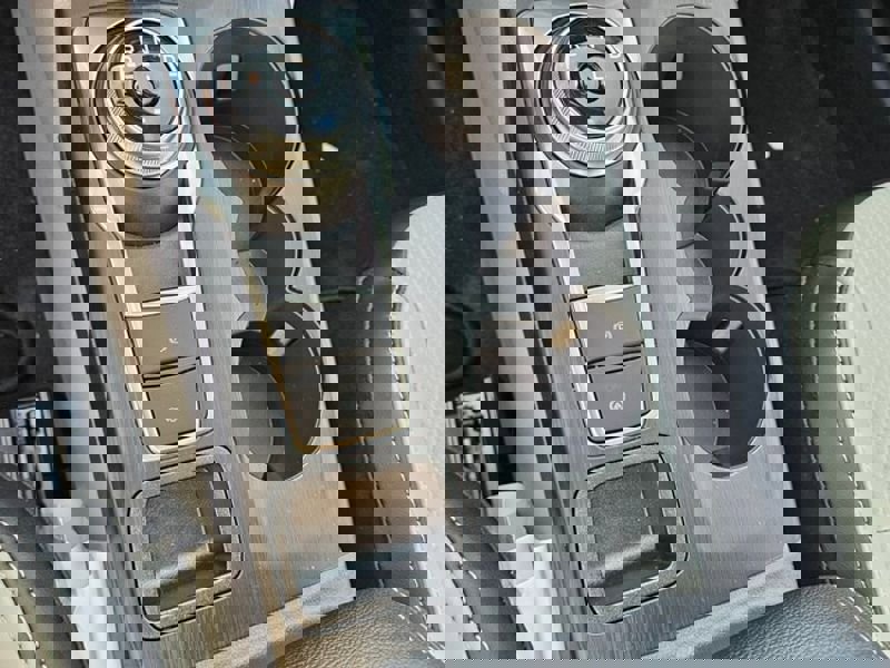 New 2025 Ford Escape SE image 27