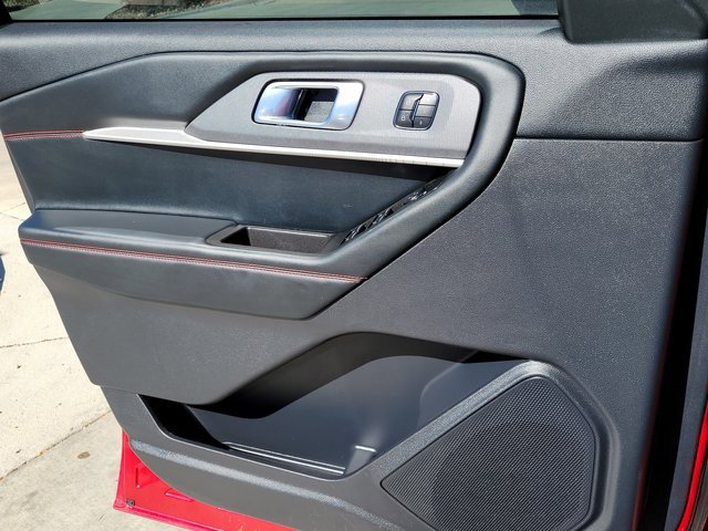 Certified 2025 Ford Explorer ST-Line w/ Premium Package image 7