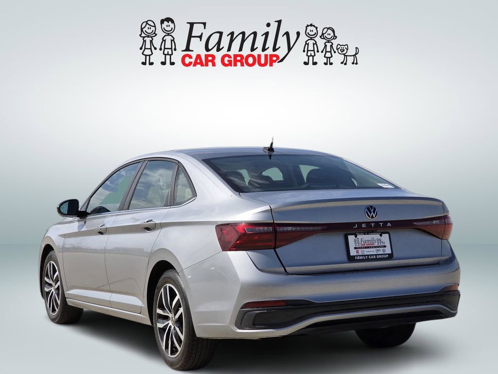 Used 2025 Volkswagen Jetta SE image 3