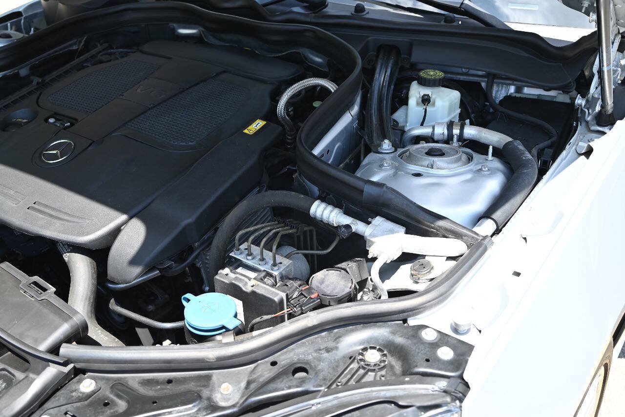 Used 2012 Mercedes-Benz E 350 4MATIC Sedan image 11