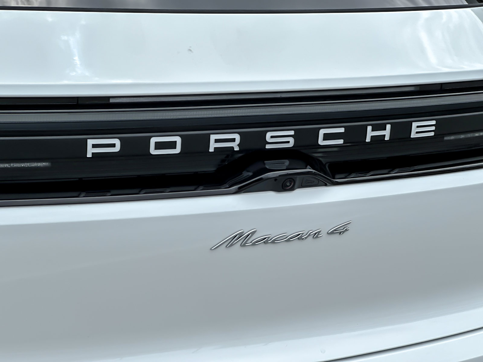 New 2026 Porsche Macan 4 Electric AWD/4WD image 26