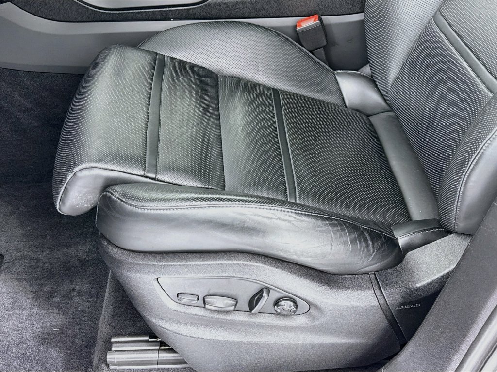 Certified 2023 Porsche Cayenne AWD/4WD image 12
