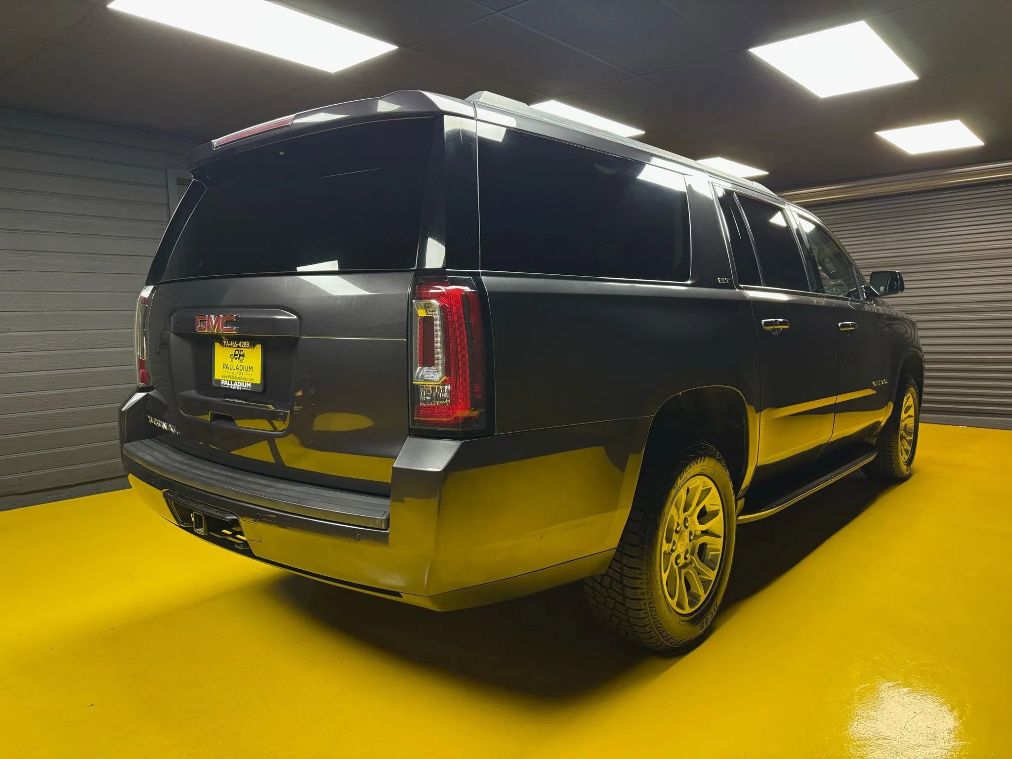 Used 2017 GMC Yukon XL SLT image 6