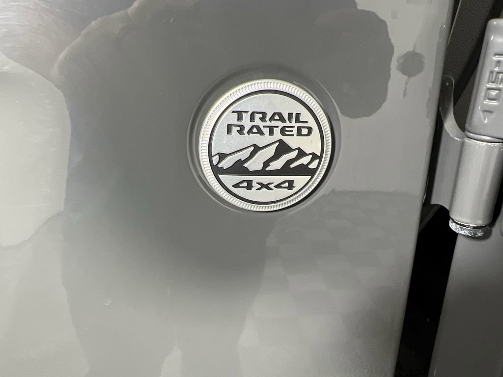 Used 2020 Jeep Wrangler Unlimited Sahara image 30