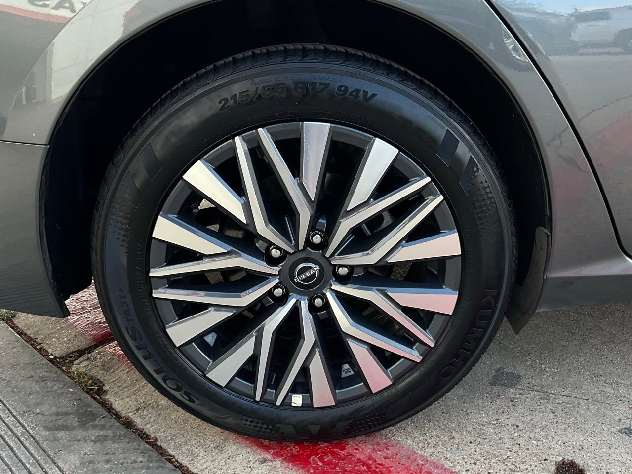 Used 2025 Nissan Altima 2.5 SV image 9