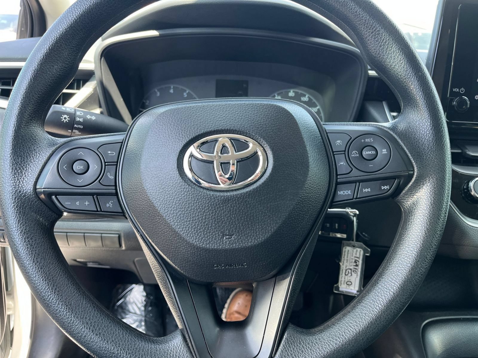 Used 2025 Toyota Corolla LE FWD image 28