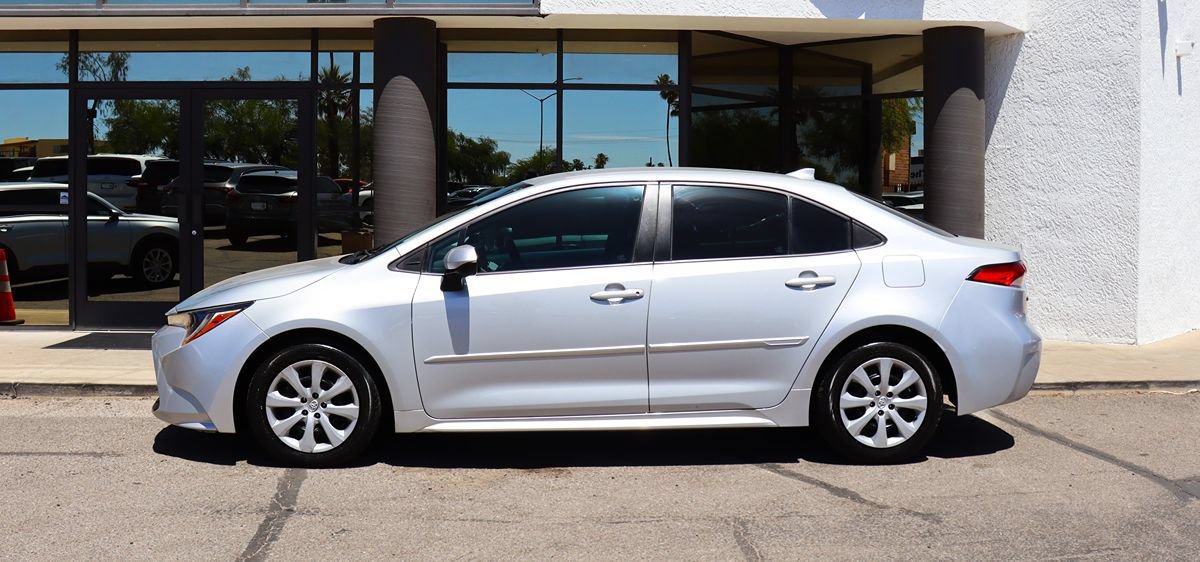 Used 2022 Toyota Corolla LE w/ Carpet Mat Package (TMS) FWD image 8