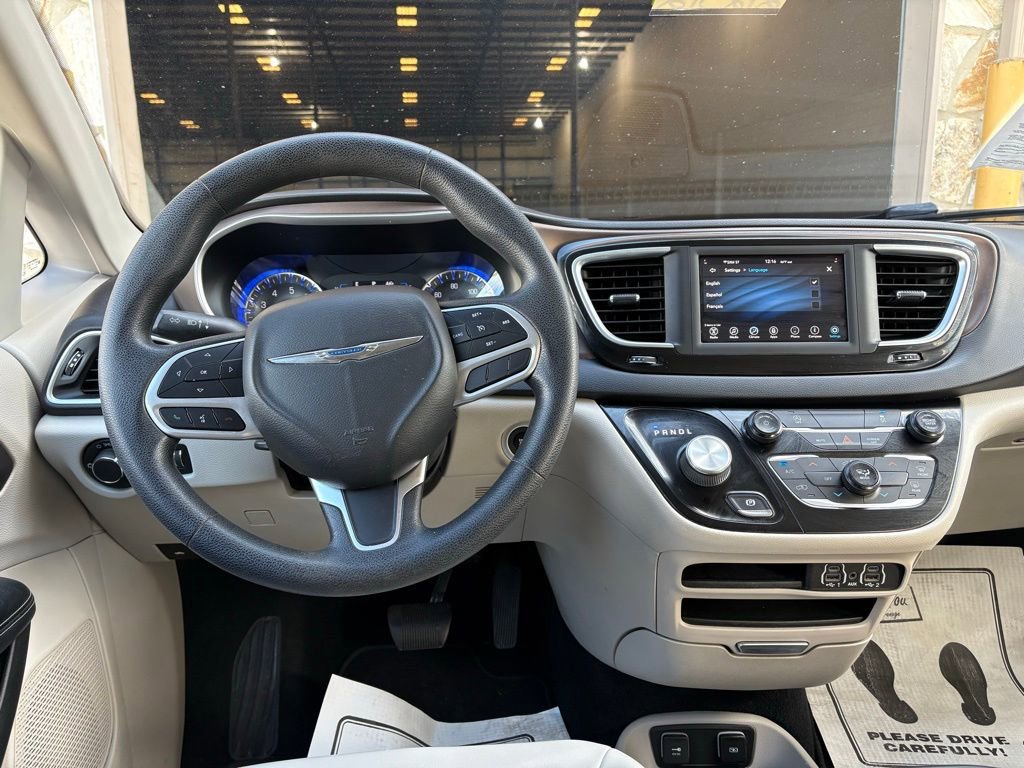 Used 2021 Chrysler Voyager Lxi FWD image 22