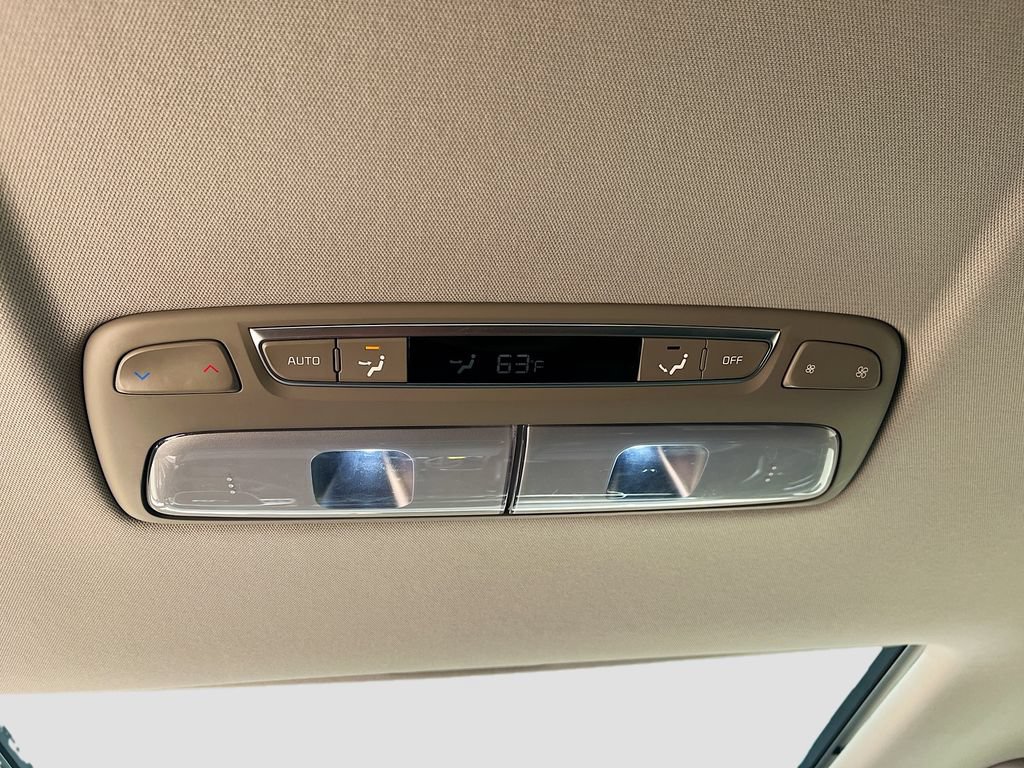 Used 2025 Kia Telluride S FWD image 27