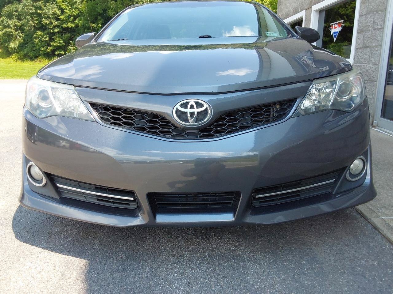 Used 2013 Toyota Camry SE FWD image 7