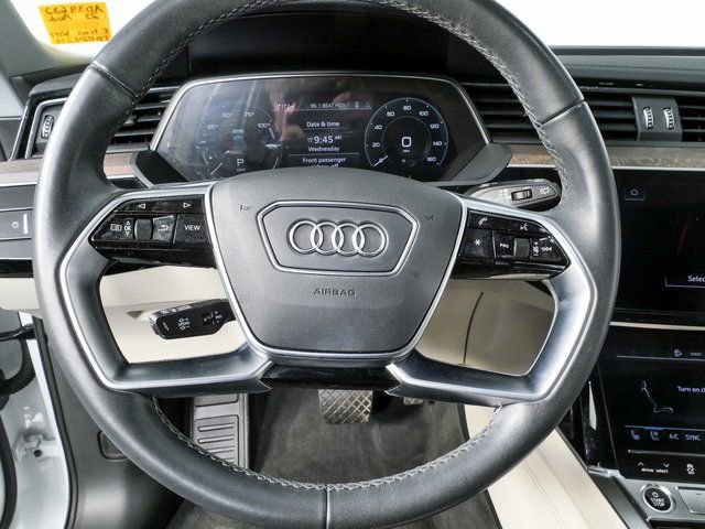 Used 2023 Audi e-tron Premium Plus w/ Premium Plus Package image 10