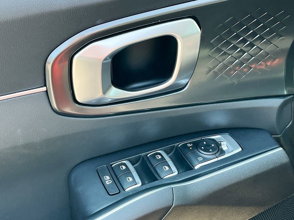 Certified 2025 Kia Sorento S w/ Panoramic Sunroof Package FWD image 12