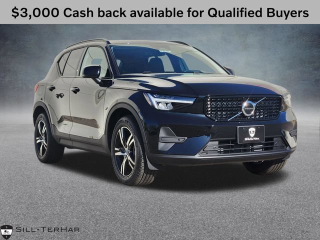 New 2026 Volvo XC40 B5 Core w/ Climate Package AWD/4WD image 1