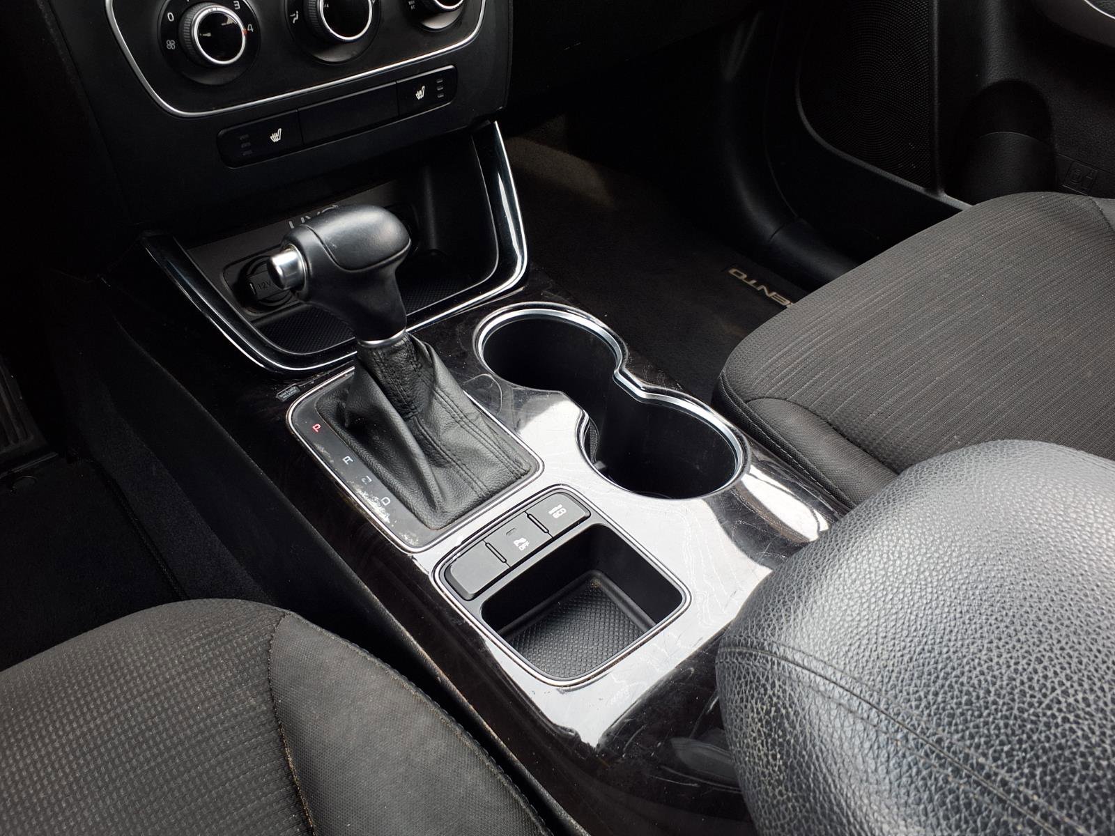 Used 2015 Kia Sorento LX image 16