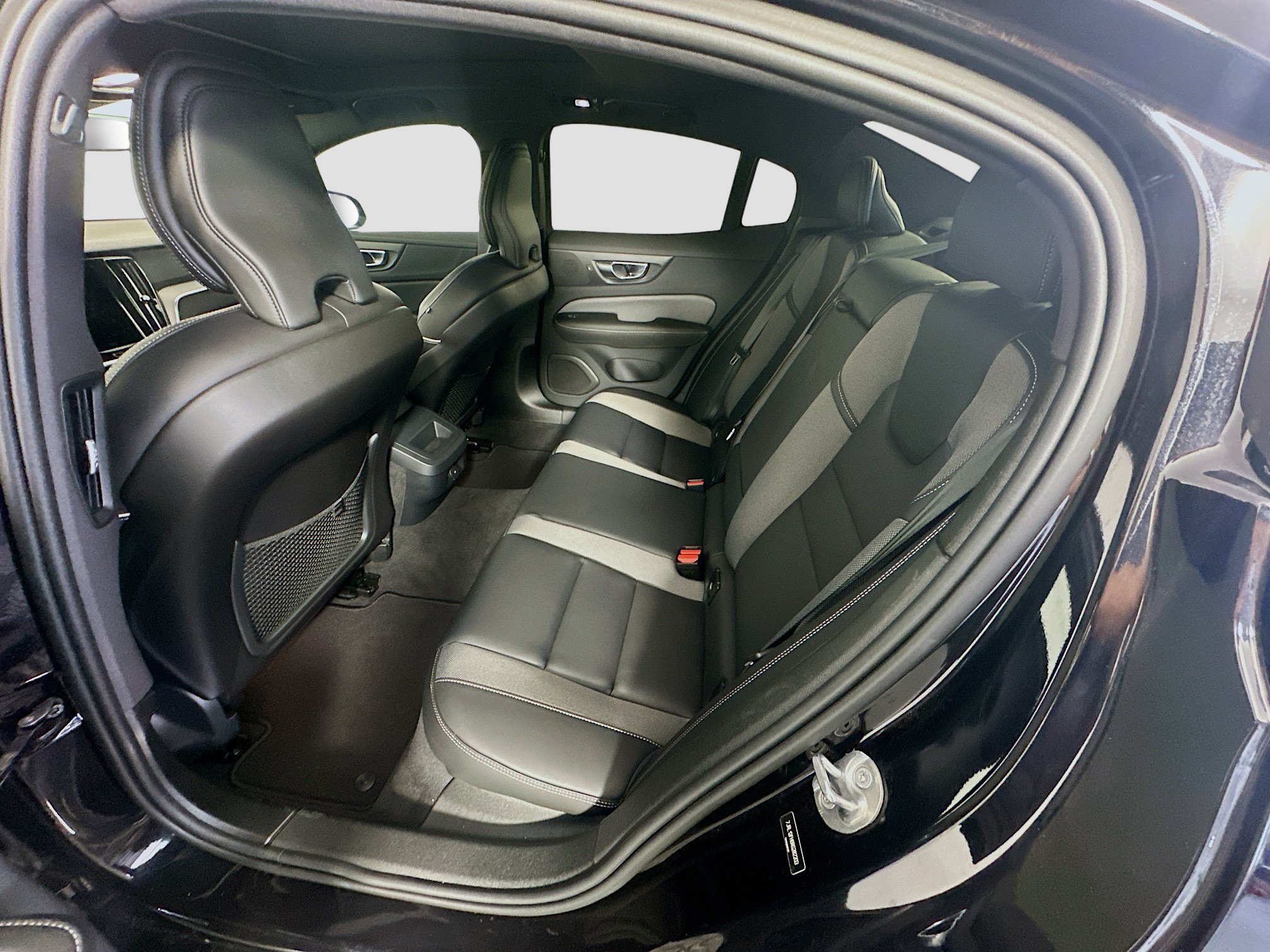 Used 2024 Volvo S60 B5 Plus w/ Protection Package Premier FWD image 30