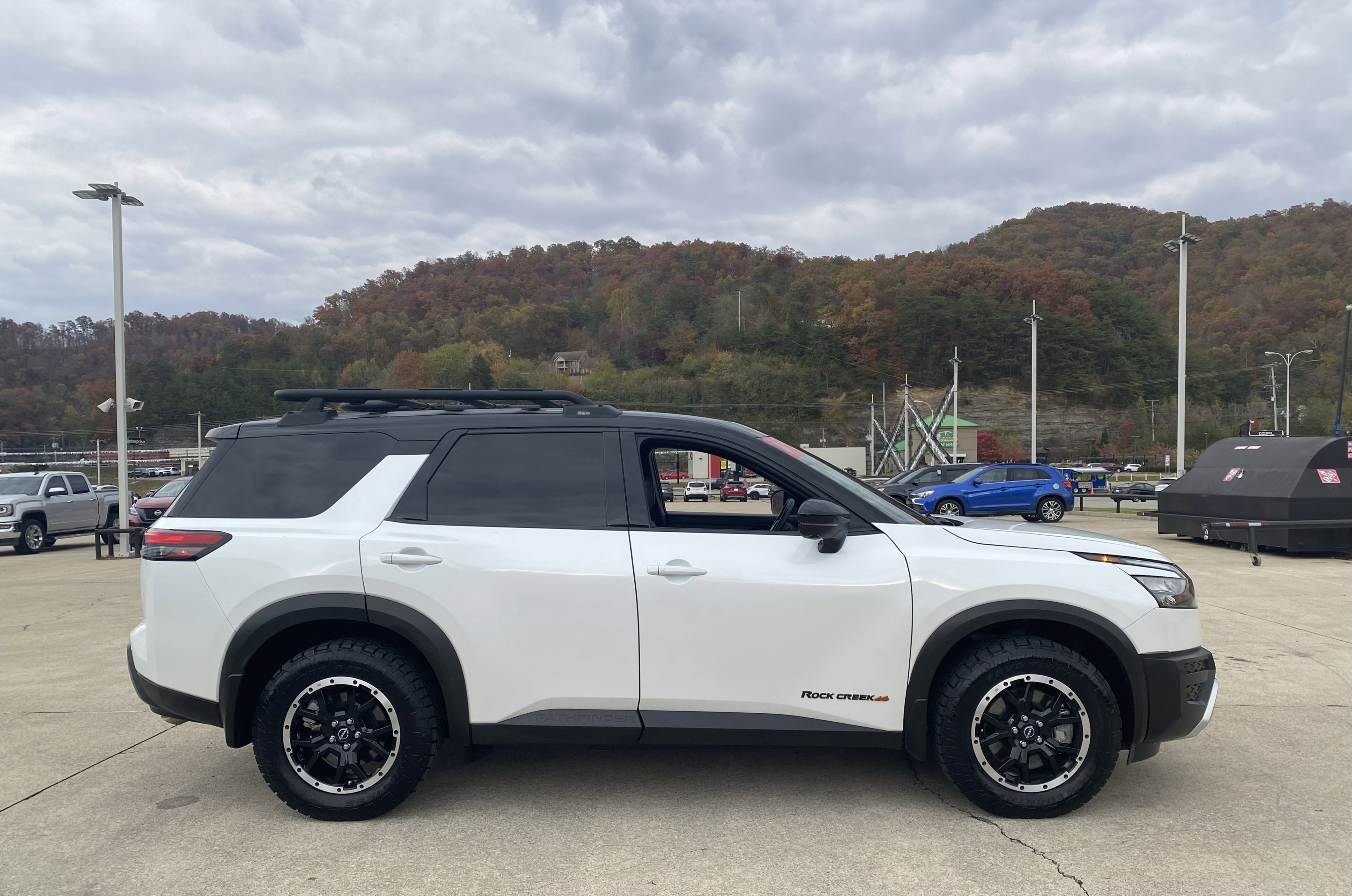 Used 2025 Nissan Pathfinder Rock Creek image 35