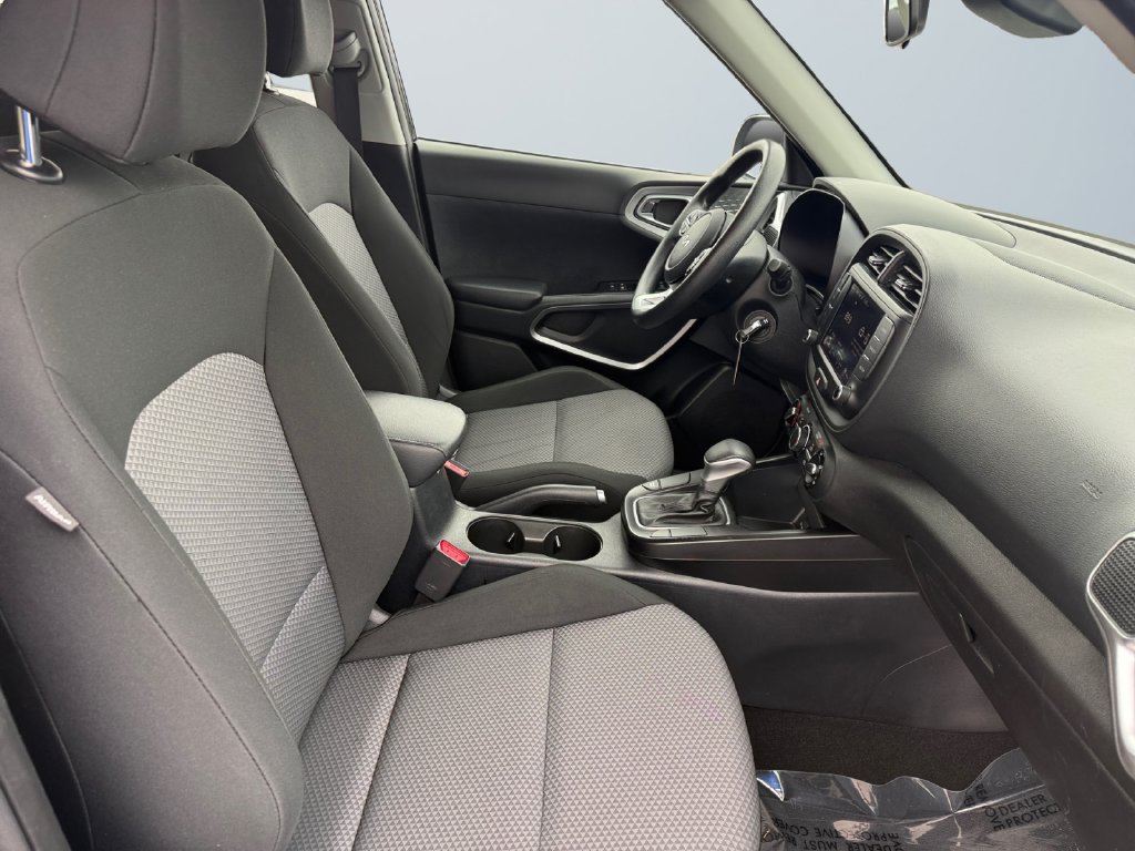 Used 2024 Kia Soul LX w/ Option Group 015 FWD image 15