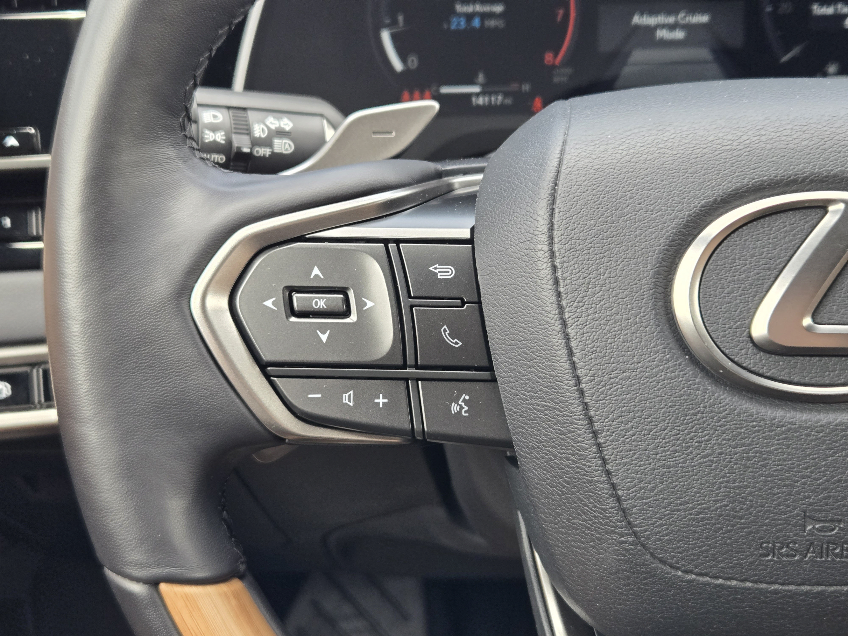 Used 2025 Lexus RX 350 Premium w/ Accessory Package (Z1) FWD image 24