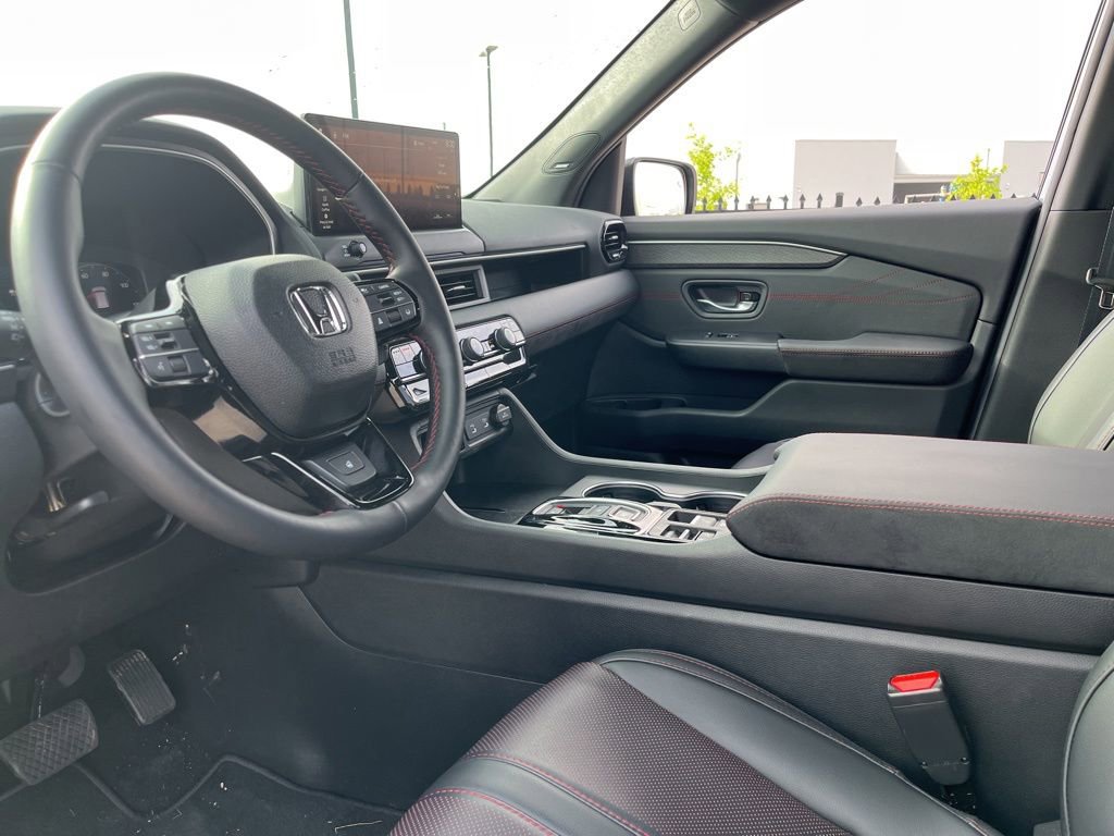 Certified 2026 Honda Pilot Black Edition image 17