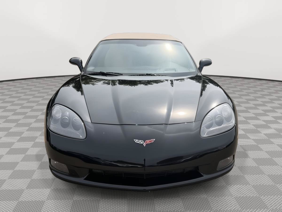 Used 2007 Chevrolet Corvette Convertible w/ Preferred Equipment Group RWD image 2