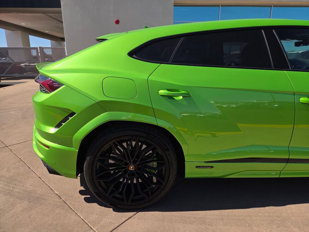 Used 2025 Lamborghini Urus SE AWD/4WD image 11