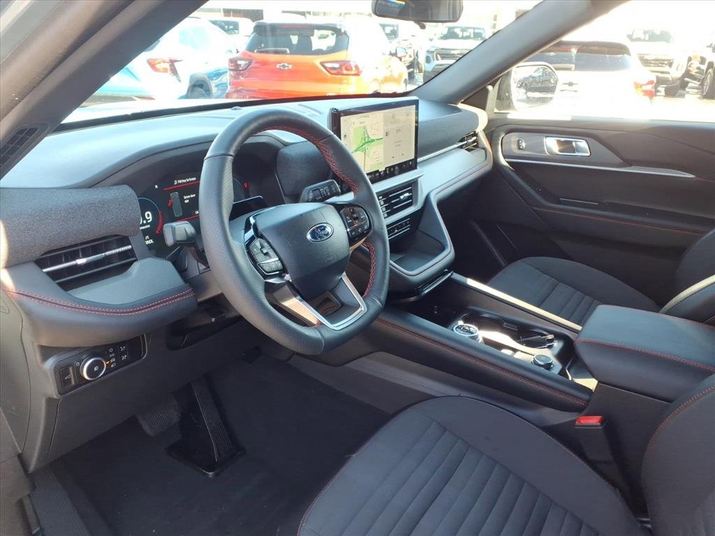 Used 2025 Ford Explorer ST-Line image 12