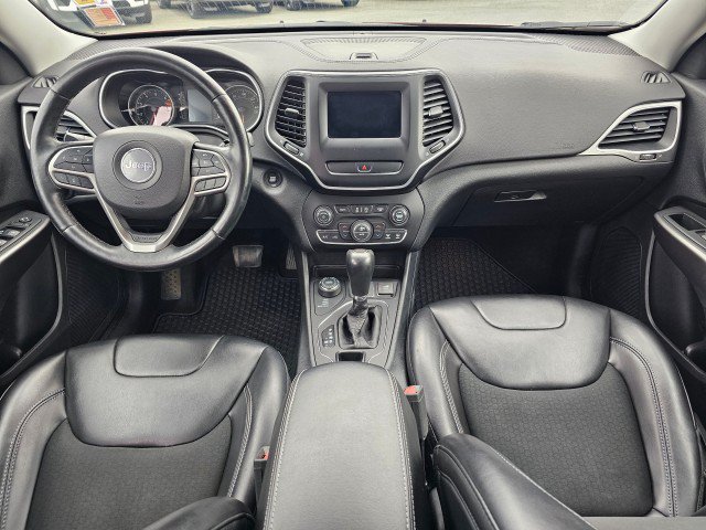 Used 2019 Jeep Cherokee Latitude Plus w/ Comfort/Convenience Group AWD/4WD image 23