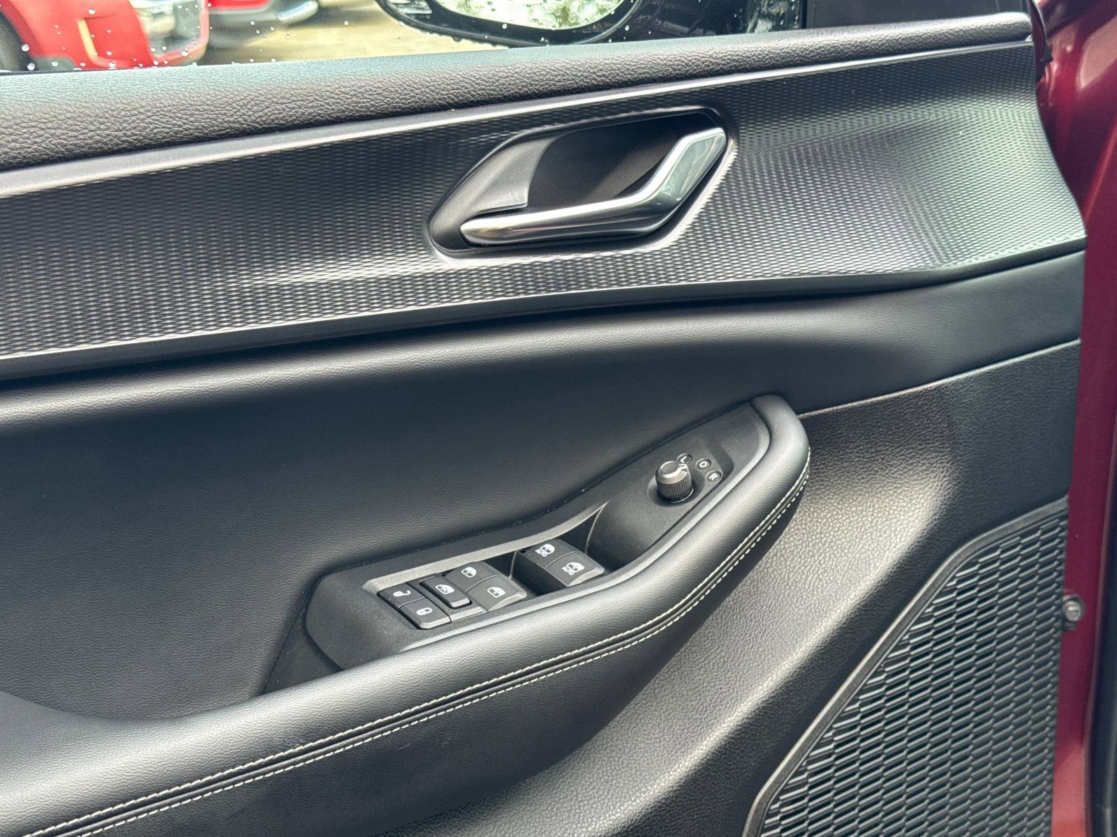 Certified 2025 Jeep Grand Cherokee Altitude image 17