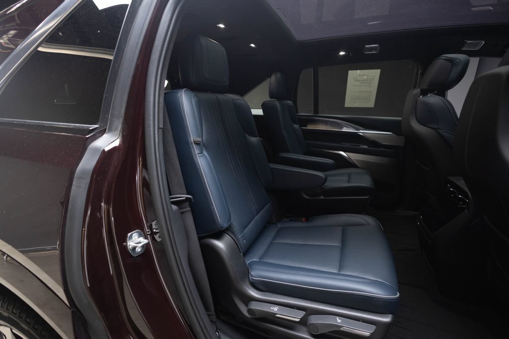 Used 2025 Cadillac Escalade IQ Luxury 2 w/ LPO, Premium Carpet Package AWD/4WD image 47