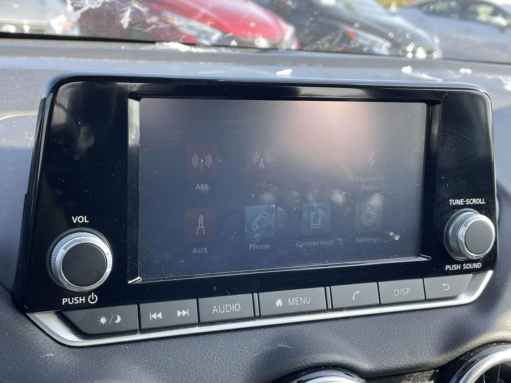 Used 2025 Nissan Sentra S image 24