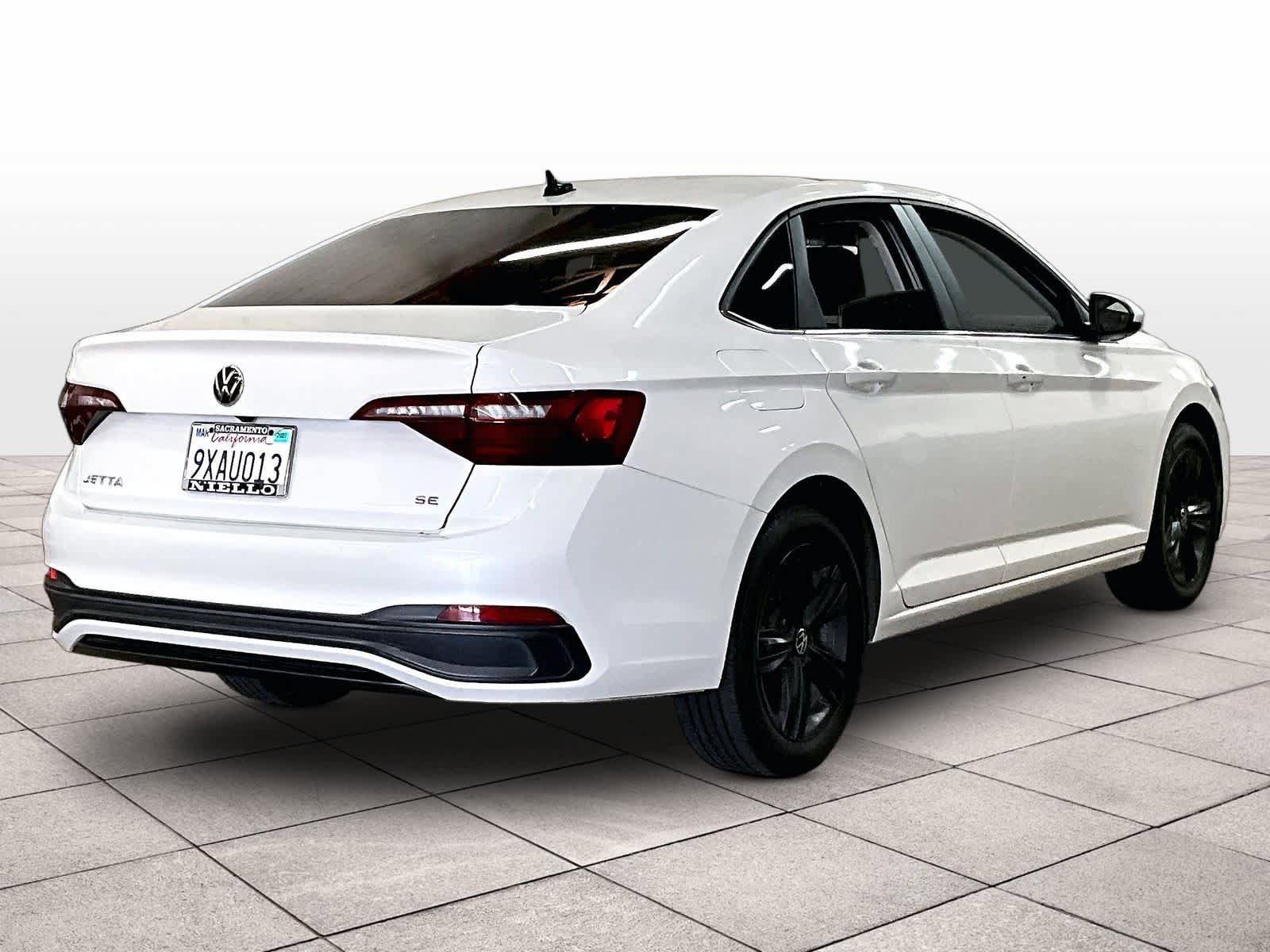 Used 2024 Volkswagen Jetta SE w/ Panoramic Sunroof Package FWD image 14