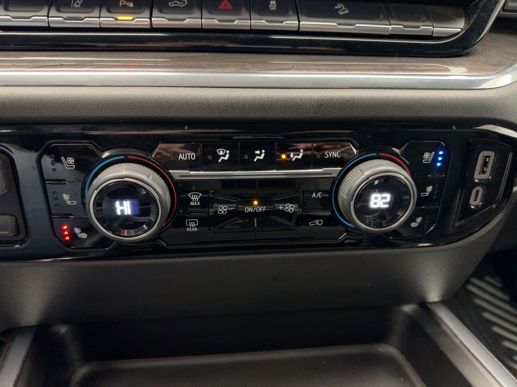 Used 2024 Chevrolet Silverado 3500 LTZ w/ LTZ Plus Package image 17