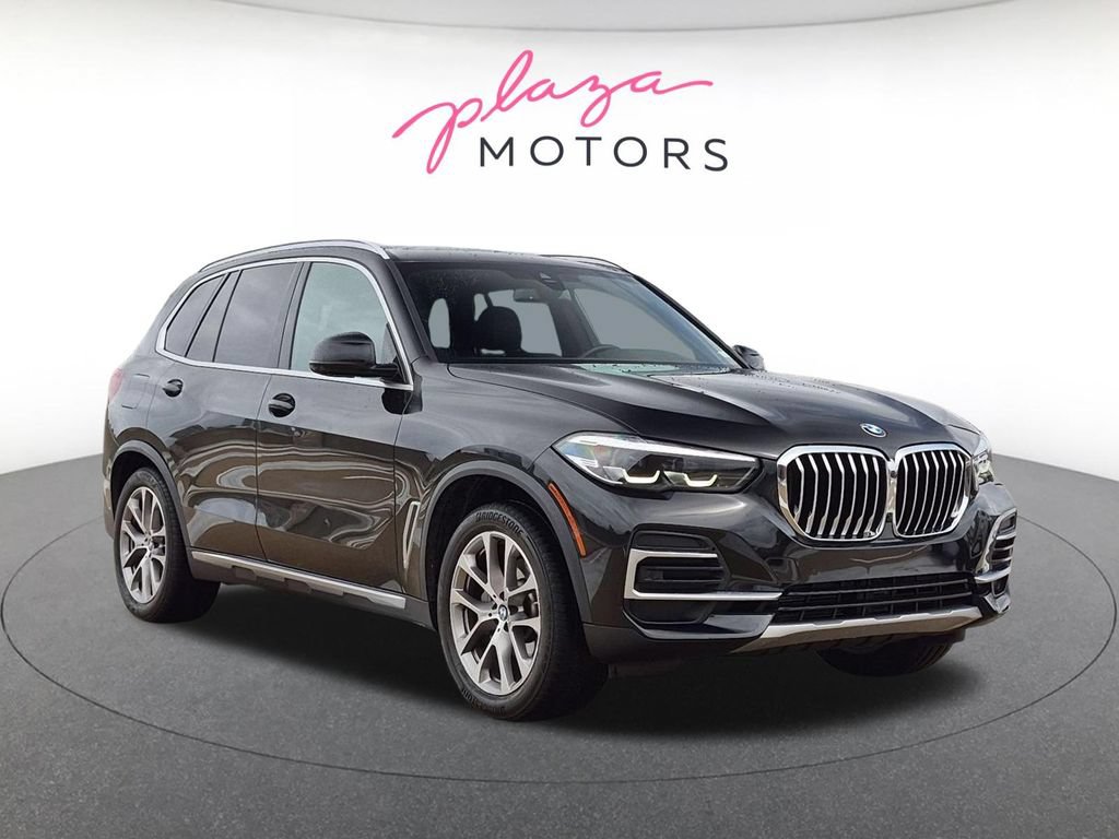 Used 2023 BMW X5 xDrive40i w/ Premium Package AWD/4WD image 3