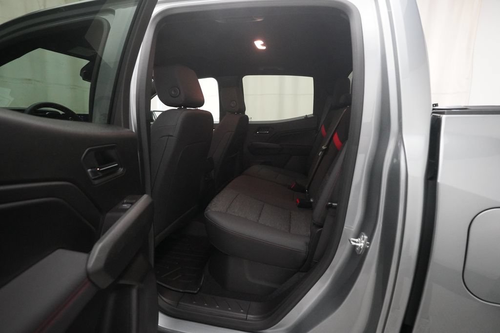 Used 2024 Chevrolet Colorado Z71 w/ Z71 Convenience Package 2 AWD/4WD image 15