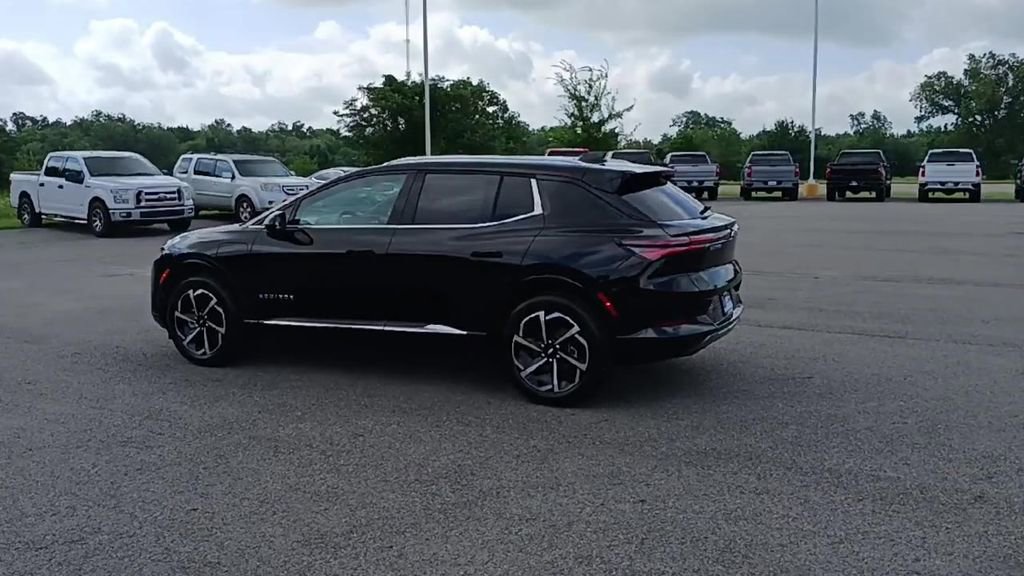 New 2025 Chevrolet Equinox EV LT image 6