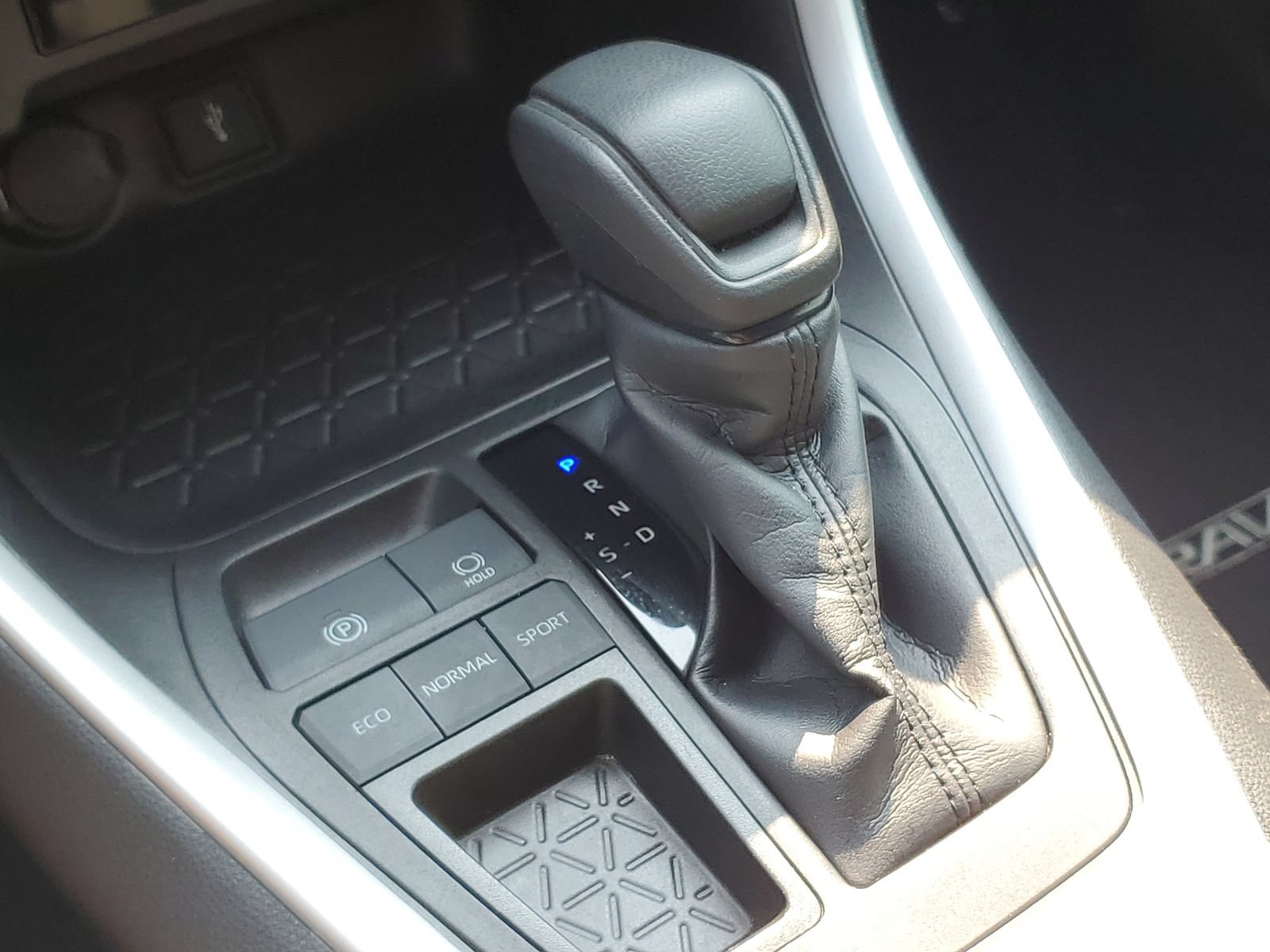 Certified 2021 Toyota RAV4 XLE FWD image 30