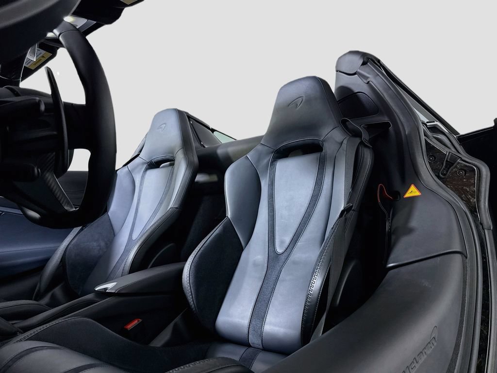 Used 2025 McLaren 750S Spider RWD image 16