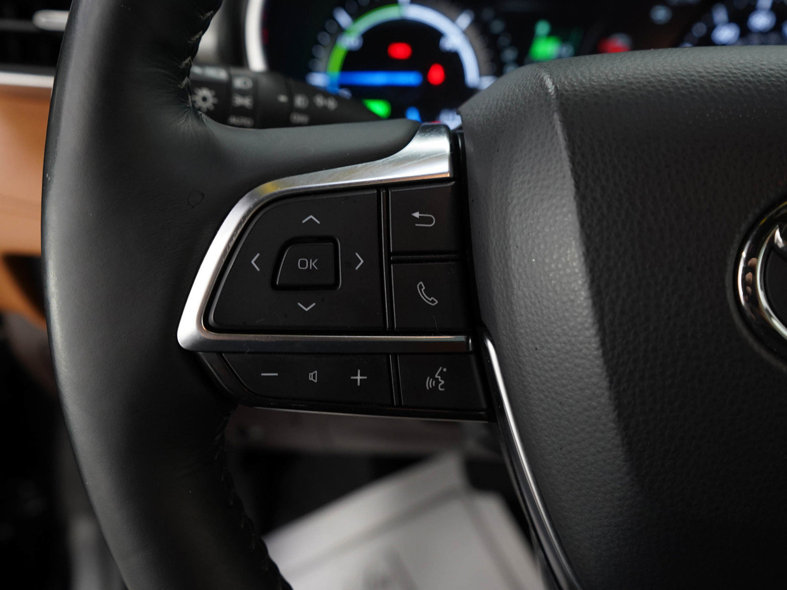 Used 2021 Toyota Highlander Platinum image 25