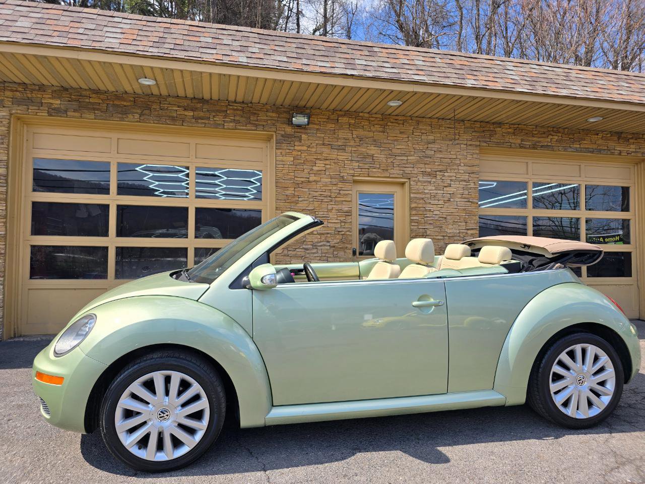 Used 2008 Volkswagen Beetle SE image 63