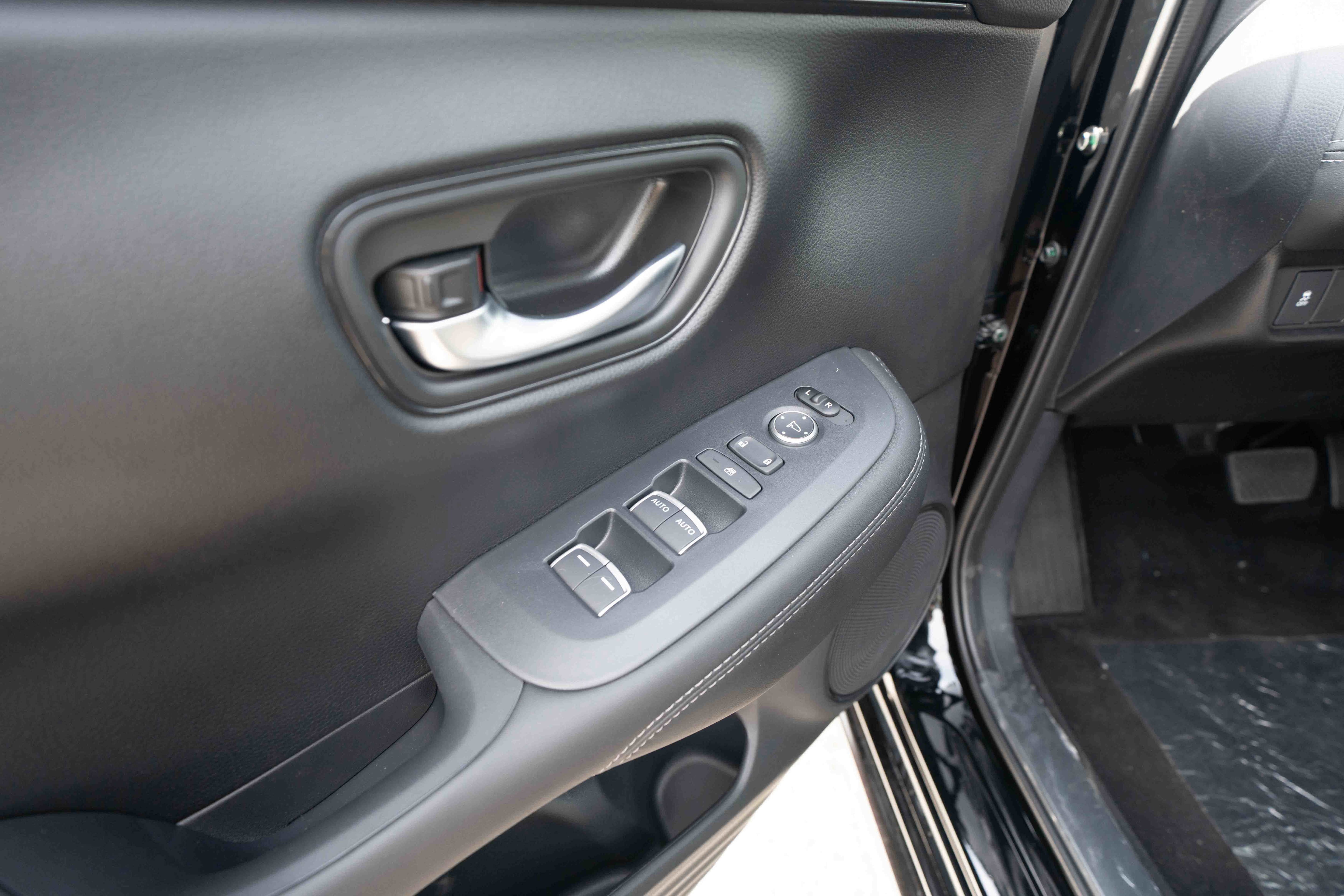 New 2027 Honda HR-V EX-L image 7