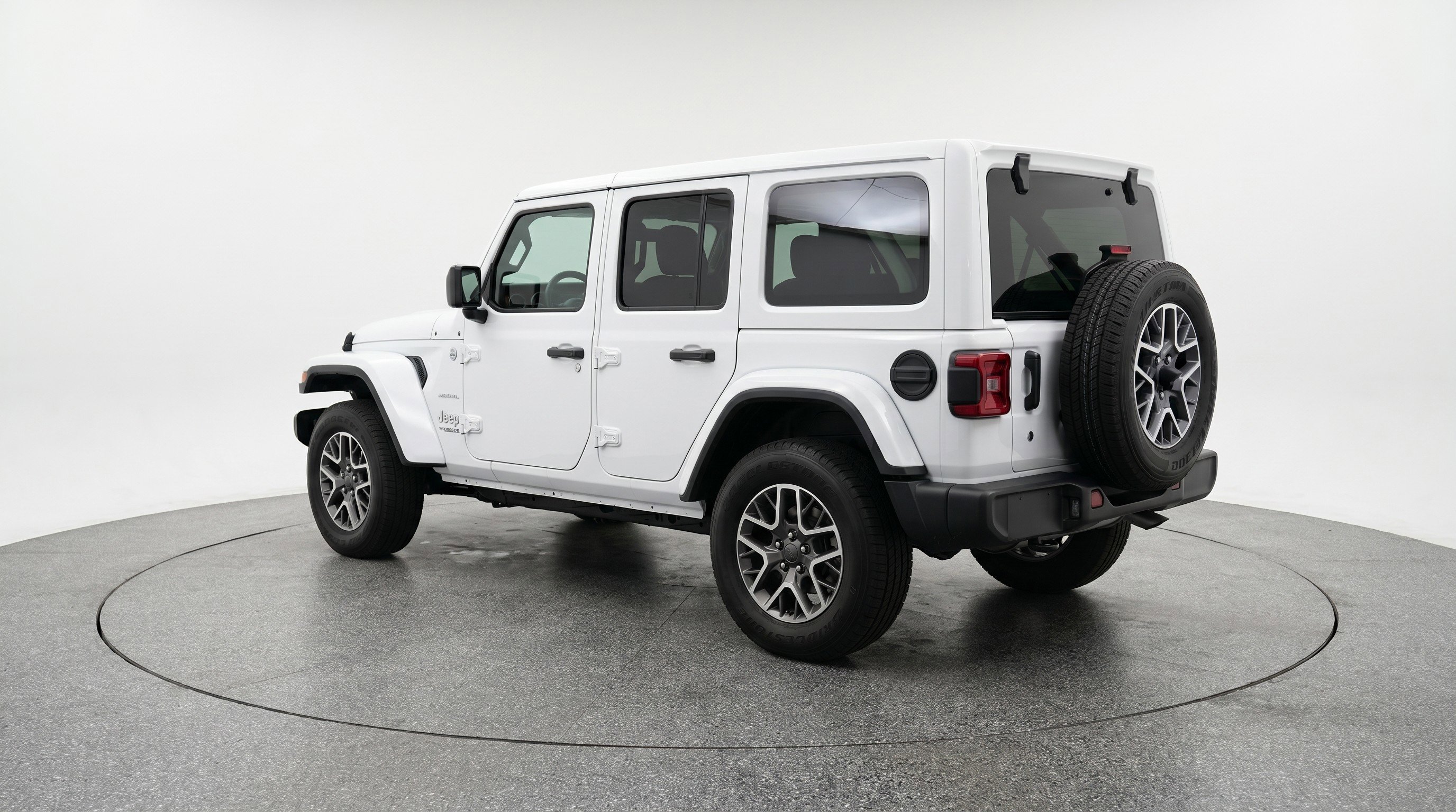 Used 2025 Jeep Wrangler Sahara image 6