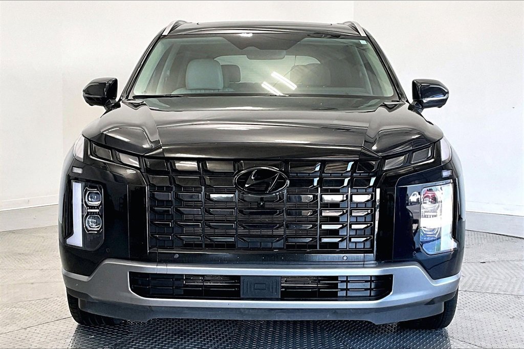 Used 2024 Hyundai Palisade Limited image 3