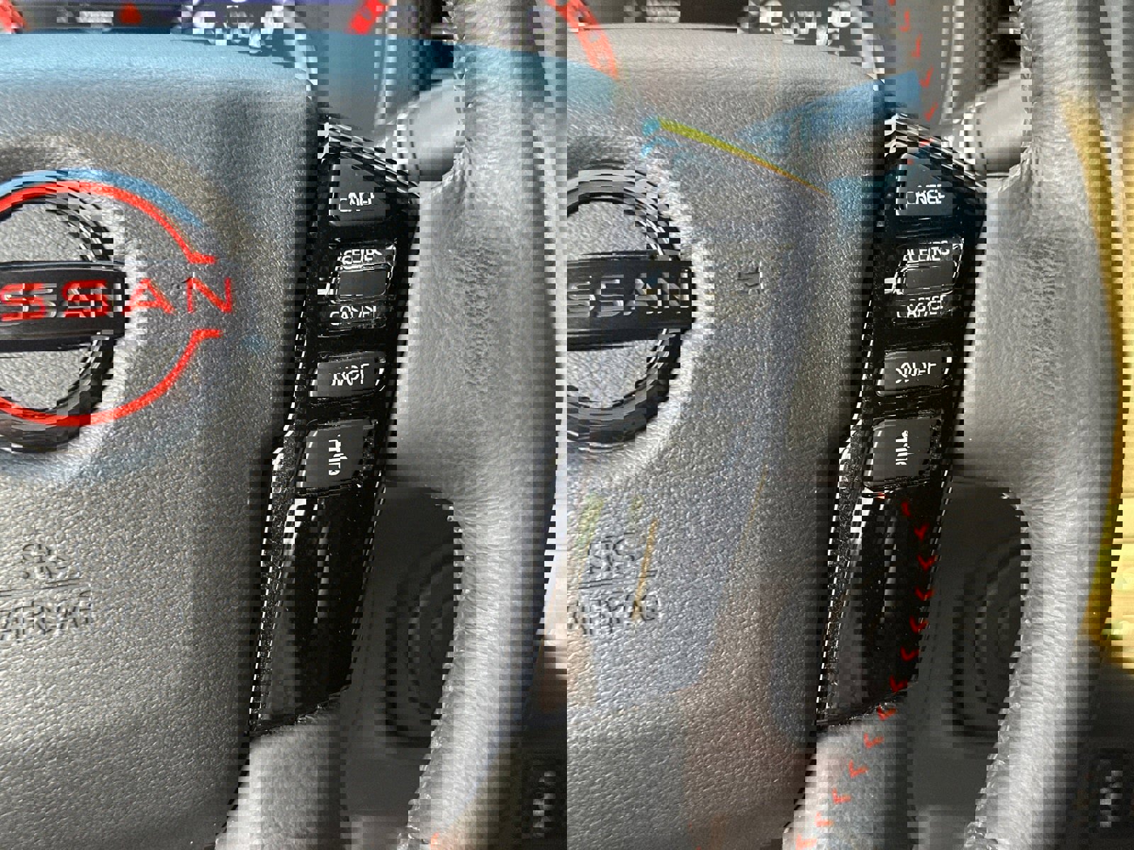 Used 2022 Nissan Frontier Pro-X image 25