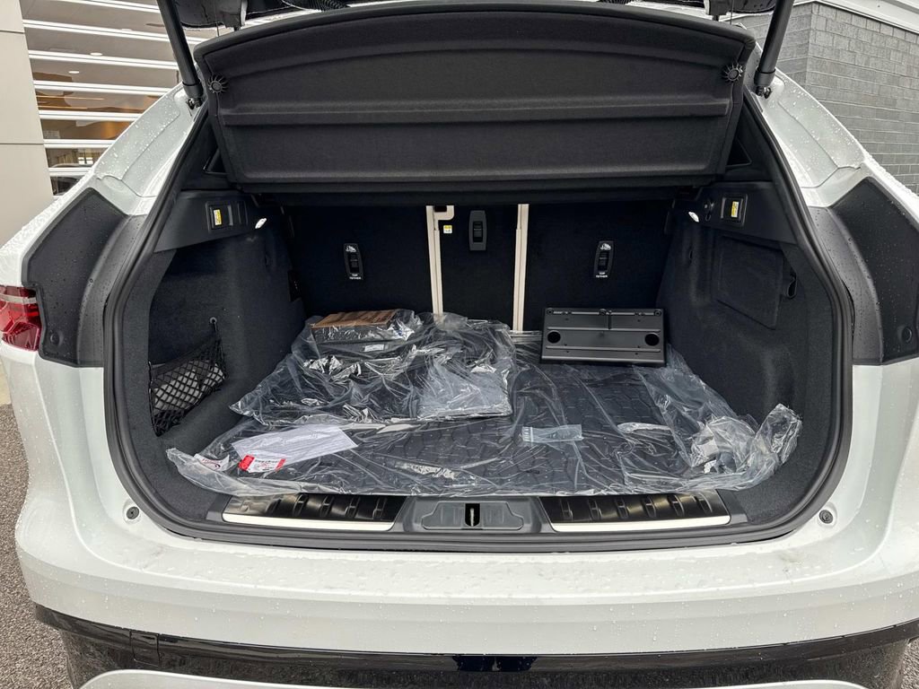 New 2026 Jaguar F-PACE R-Dynamic S AWD/4WD image 6