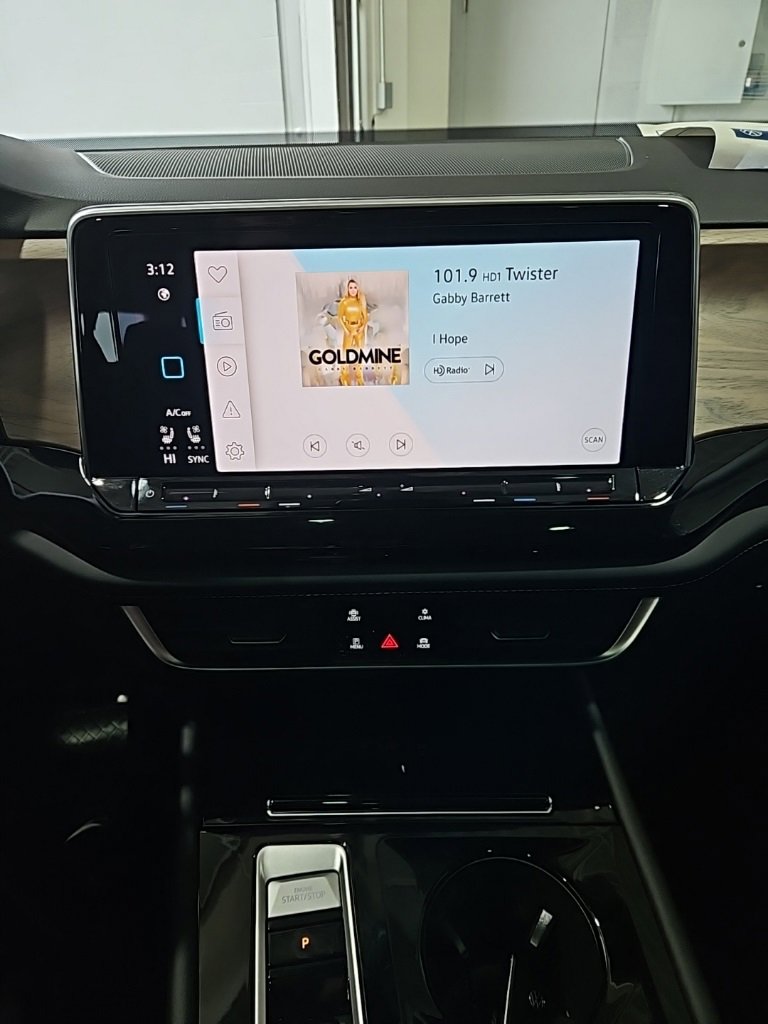 New 2026 Volkswagen Atlas SE image 32