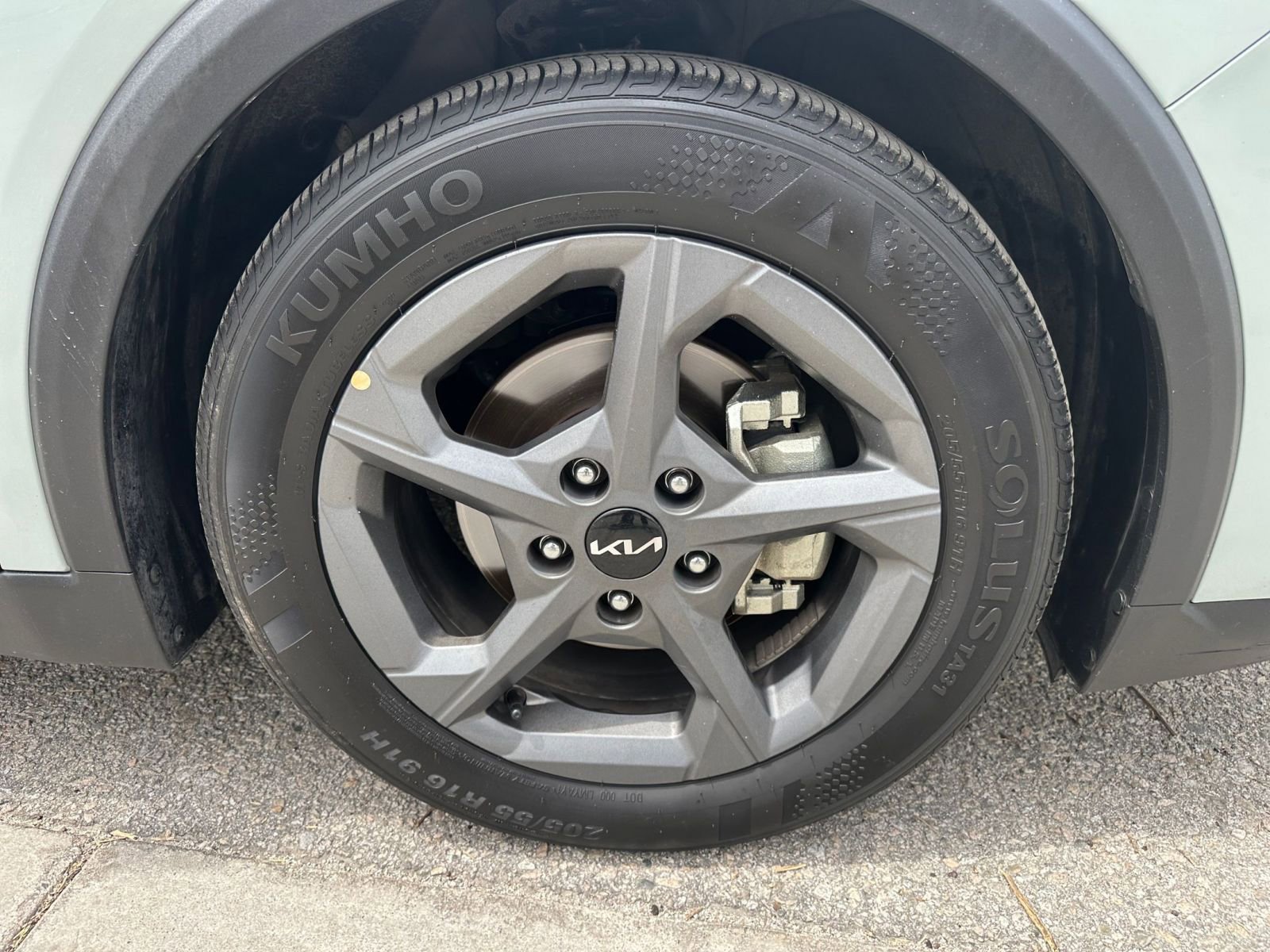 Used 2025 Kia K4 LXS image 29